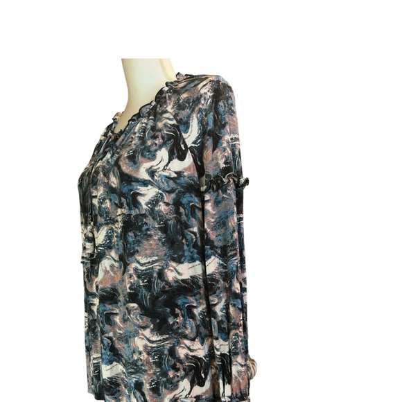 Cupio EUC blue pink and white pullover top. Size large - Picture 4 of 6